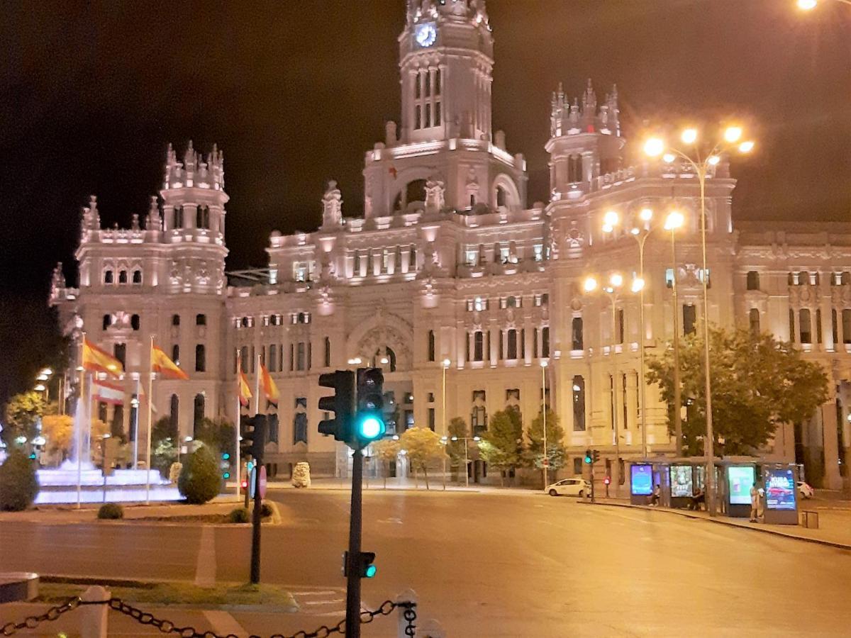 Hostal Dulcinea Madrid Buitenkant foto