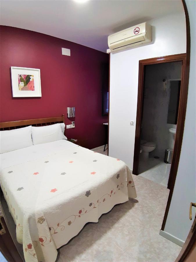 Hostal Dulcinea Madrid Buitenkant foto