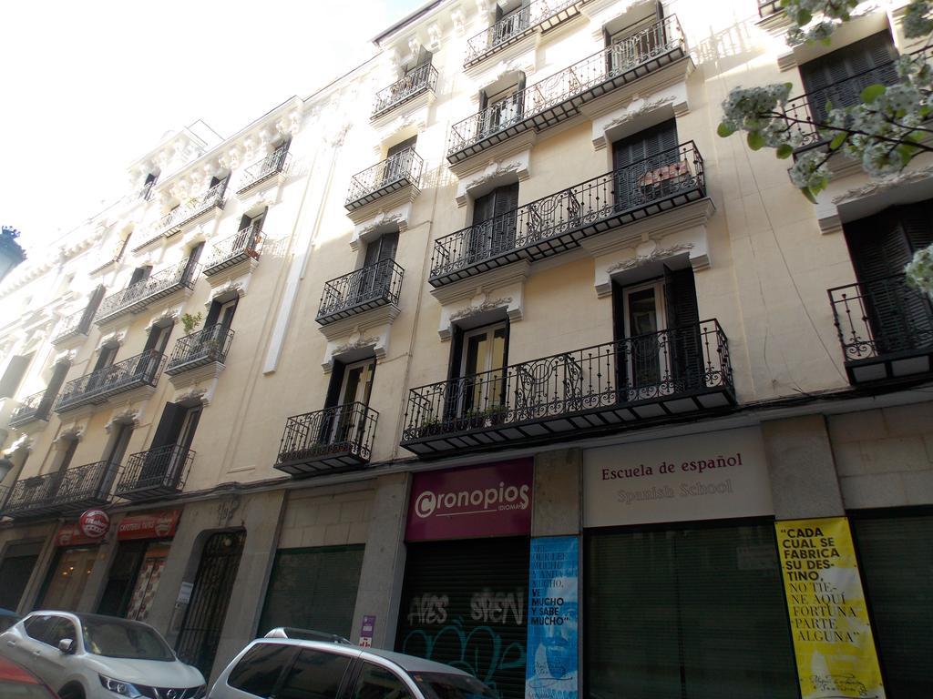 Hostal Dulcinea Madrid Buitenkant foto