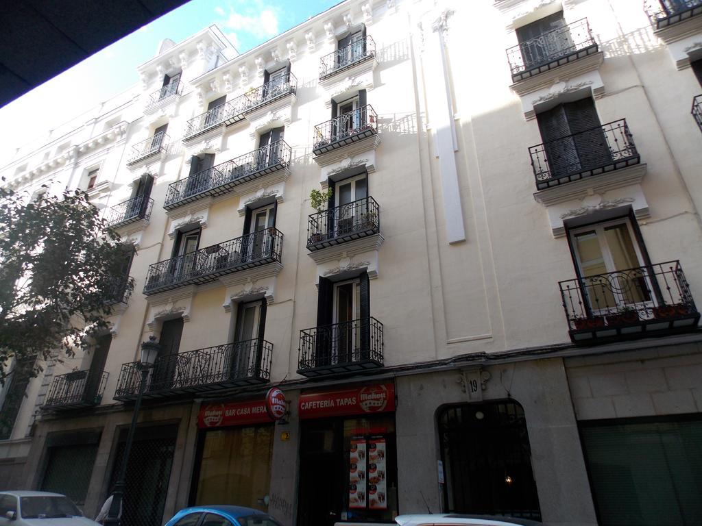 Hostal Dulcinea Madrid Buitenkant foto
