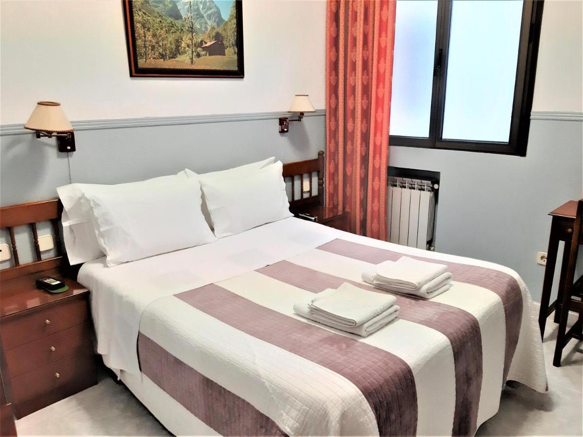 Hostal Dulcinea Madrid Buitenkant foto