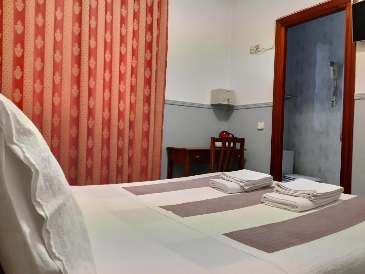 Hostal Dulcinea Madrid Buitenkant foto