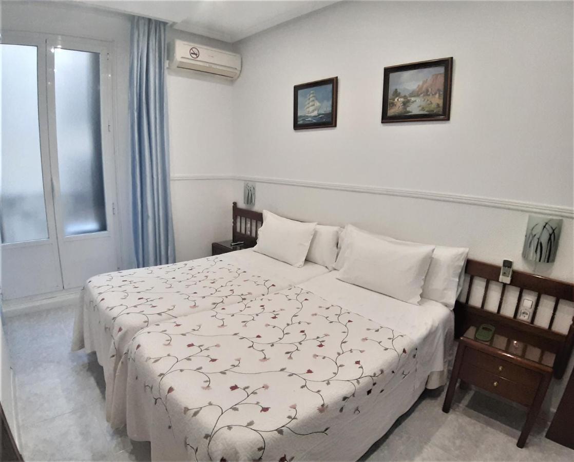 Hostal Dulcinea Madrid Buitenkant foto